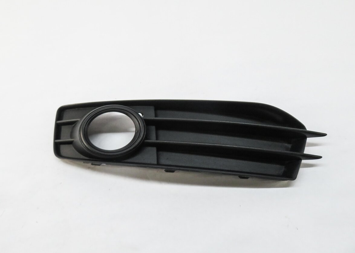 2009-2013 AUDI A3 (8P) LEFT FRONT DRIVER FOGLIGHT GRILLE TRIM