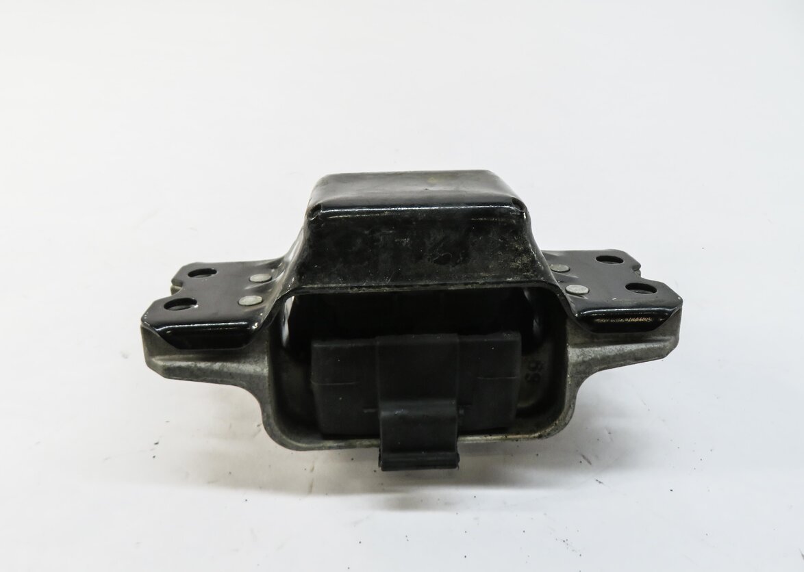 Thumbnail 4: 2012 AUDI A3 (8V) 2.0L CBEA TURBO DIESEL ENGINE LEFT MOTOR MOUNT BRACKET