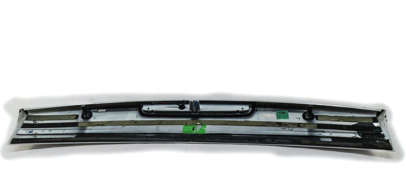Thumbnail 2: 11-13 AUDI A3 (8P) HATCHBACK - REAR SPOILER WING w/ 3rd BRAKE LIGHT (IBIS WHITE)