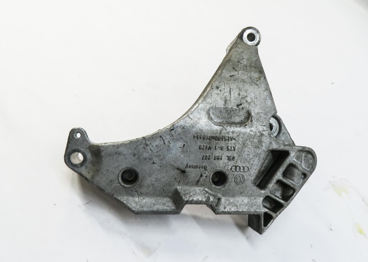 Thumbnail 2: 2012 AUDI A3 (8V) 2.0L CBEA TURBO DIESEL ENGINE RIGHT MOTOR MOUNT BRACKET