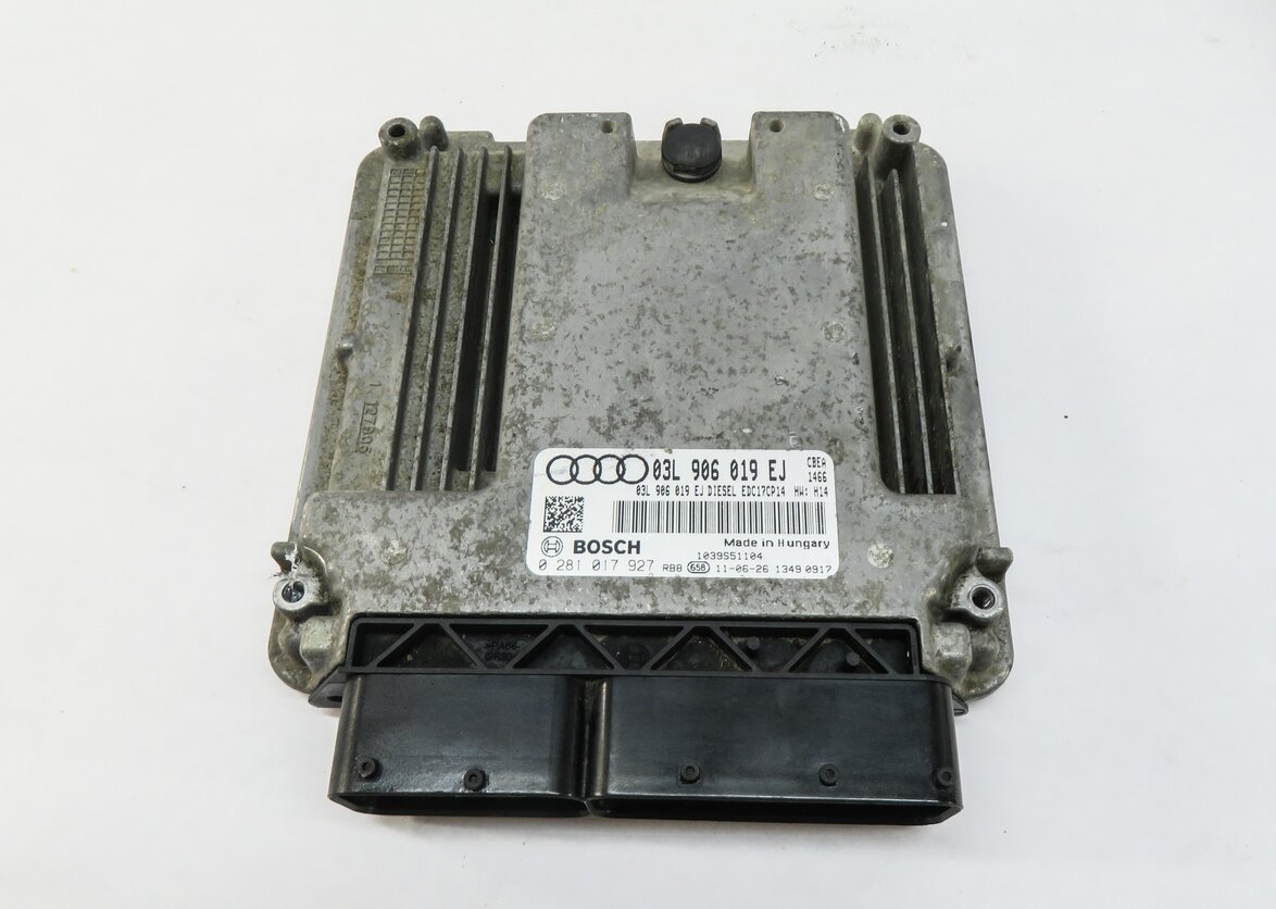 Thumbnail 3: 2012 AUDI A3 (8P) 2.0L CBEA TDI DIESEL ENGINE ECM BCM IMMOBILIZER MODULE KEY SET