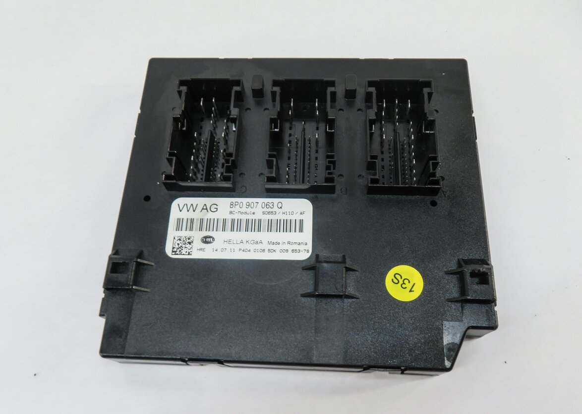 Thumbnail 5: 2012 AUDI A3 (8P) 2.0L CBEA TDI DIESEL ENGINE ECM BCM IMMOBILIZER MODULE KEY SET