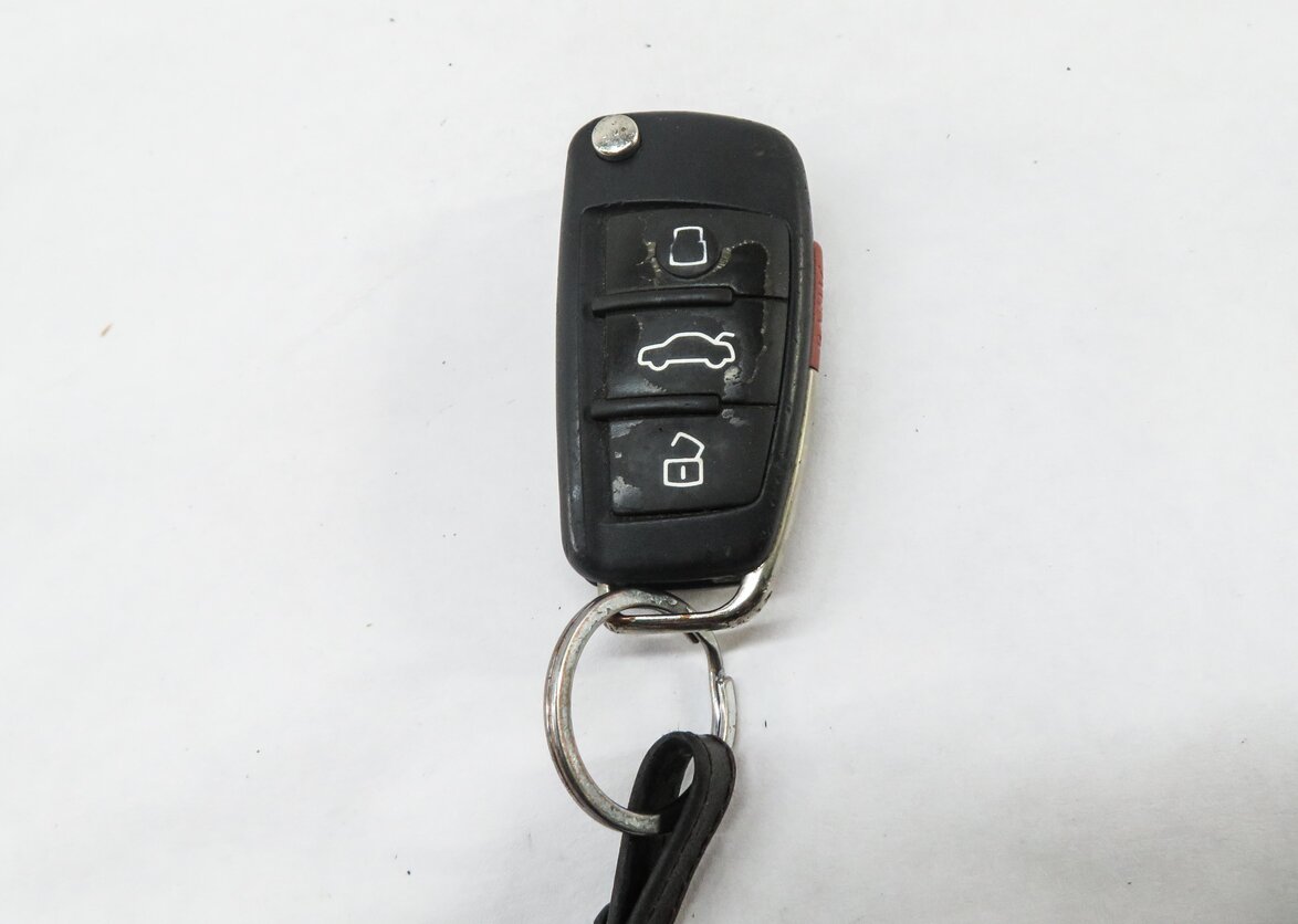 Thumbnail 8: 2012 AUDI A3 (8P) 2.0L CBEA TDI DIESEL ENGINE ECM BCM IMMOBILIZER MODULE KEY SET