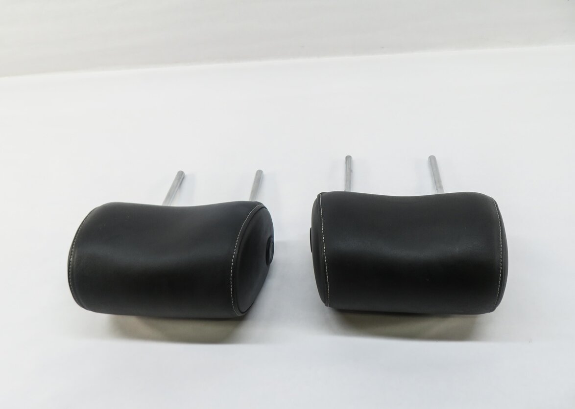 Thumbnail 3: 2012 AUDI A3 (8V) FRONT LEFT & RIGHT SEAT HEADREST SET (BLACK w/ SILVER STITCH)