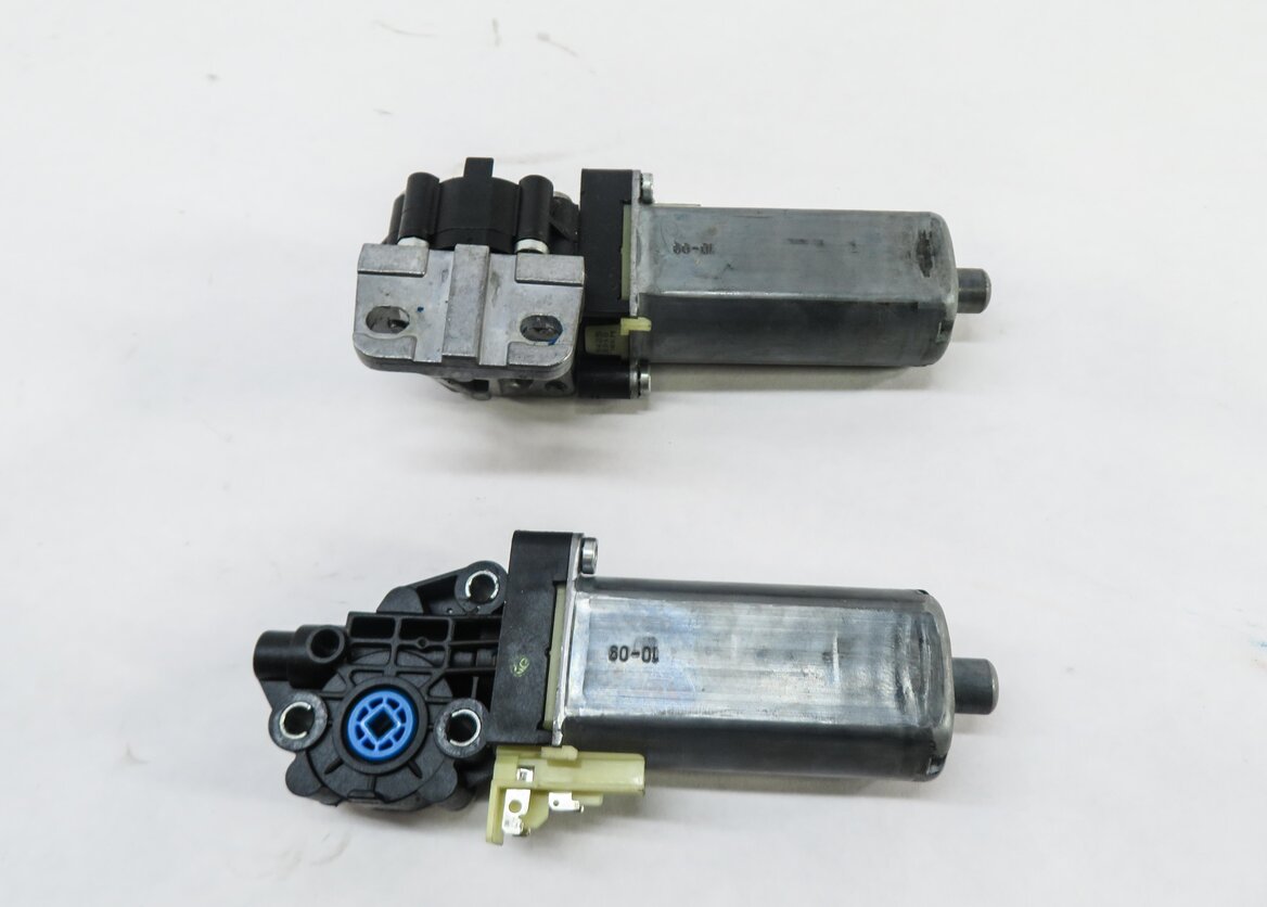 Thumbnail 3: 2010-2012 RANGE ROVER (L322) POWER STEERING COLUMN ADJUSTMENT MOTOR SET