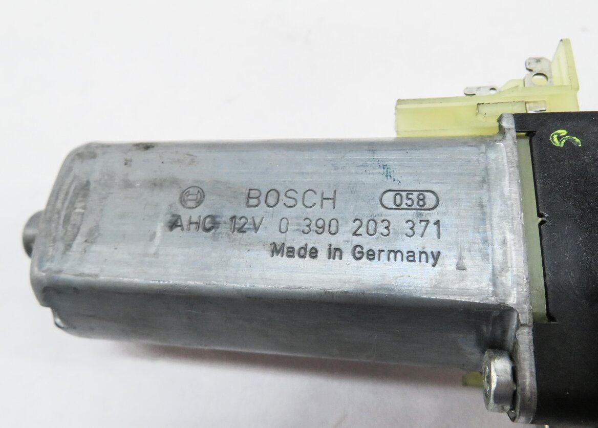 Thumbnail 5: 2010-2012 RANGE ROVER (L322) POWER STEERING COLUMN ADJUSTMENT MOTOR SET