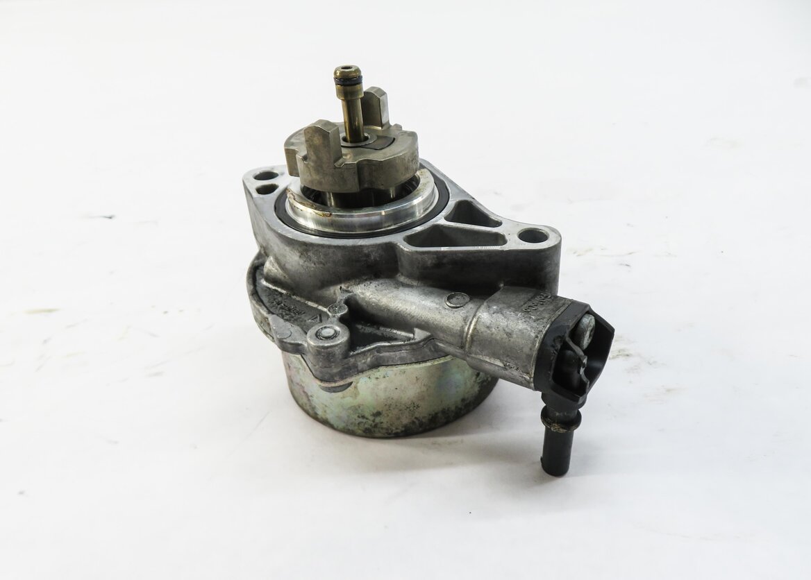 Thumbnail 3: 2010-2019 RANGE ROVER SPORT LR4 JAGUAR XE XF XK - 3.0L / 5.0L BRAKE VACUUM PUMP
