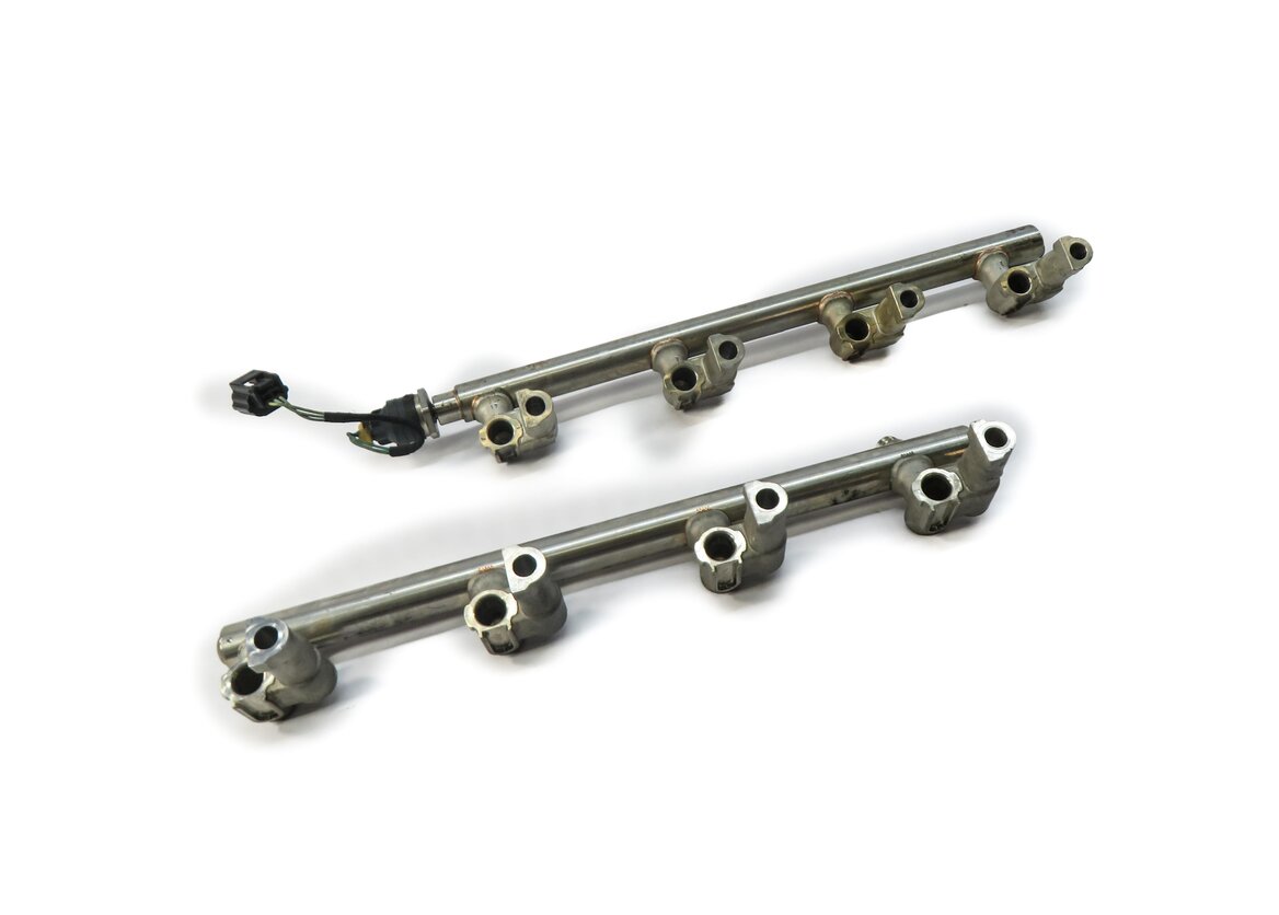 2011 RANGE ROVER (L322) 5.0L AJ133 SUPERCHARGED V8 ENGINE FUEL RAIL SET-2