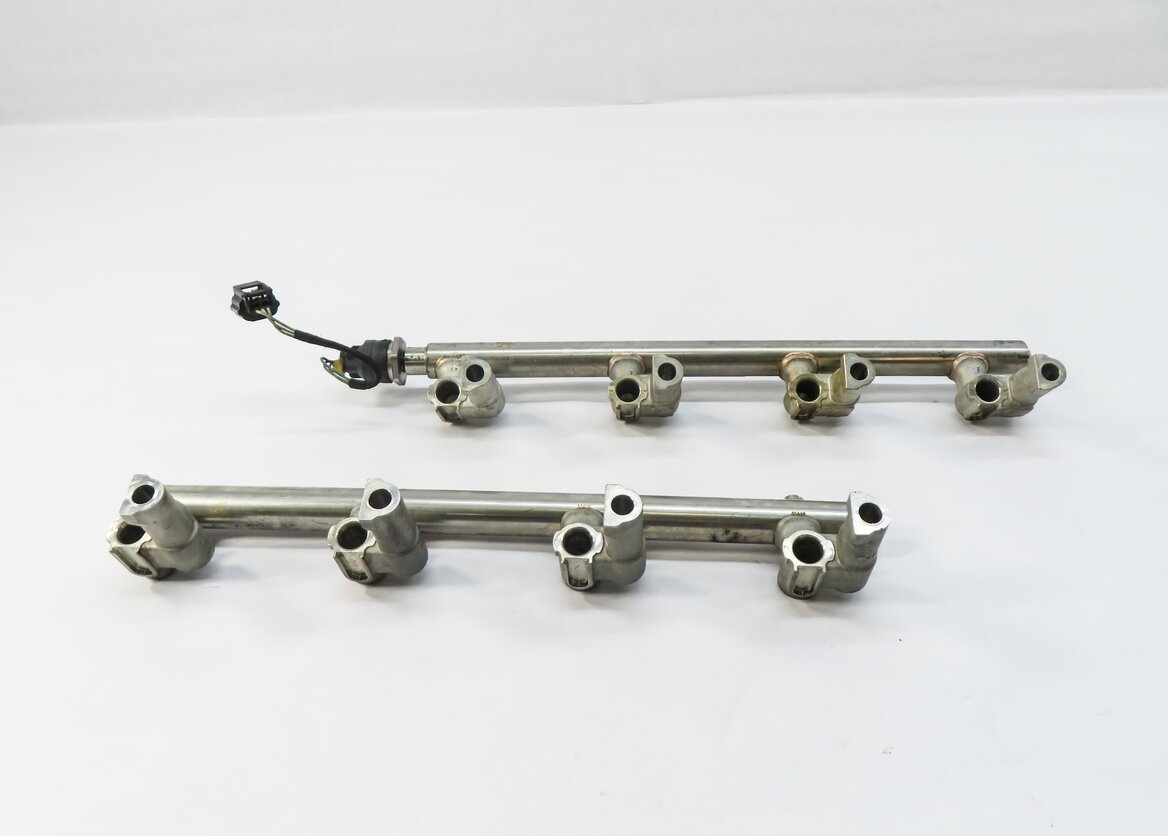 Thumbnail 2: 2011 RANGE ROVER (L322) 5.0L AJ133 SUPERCHARGED V8 ENGINE FUEL RAIL SET-2