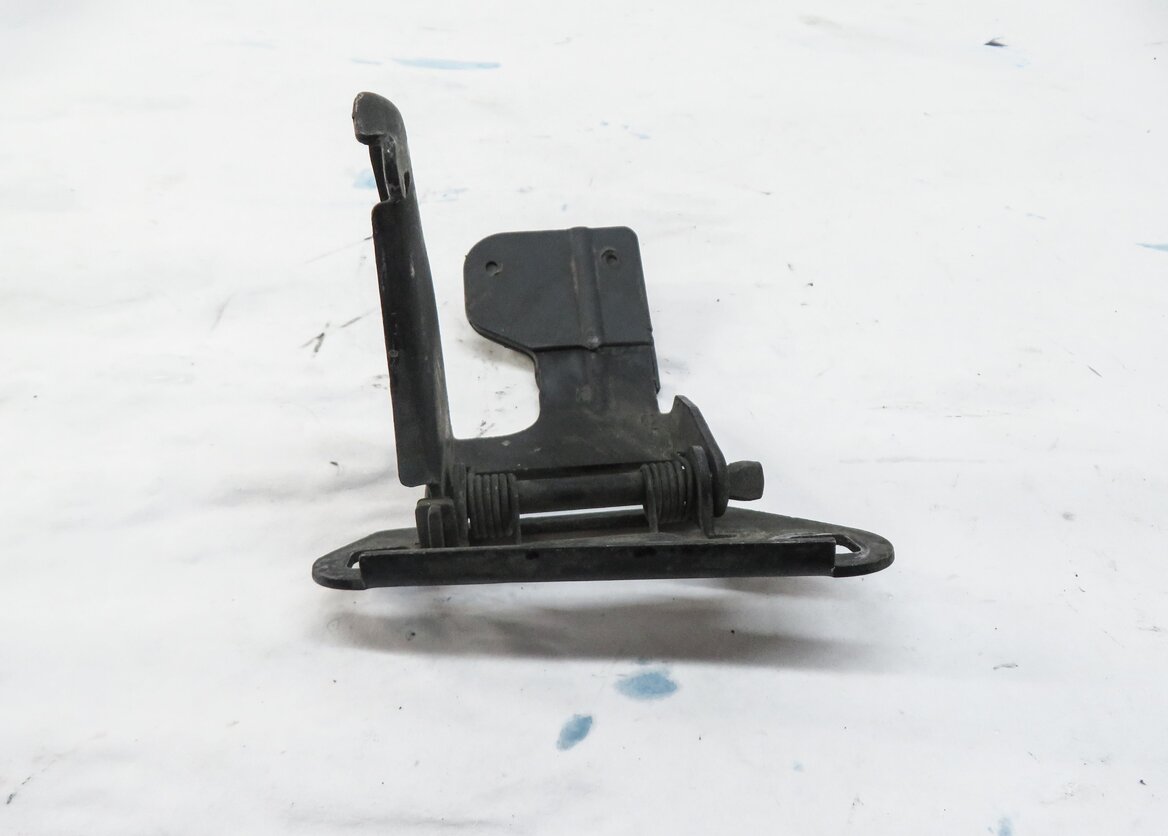 Thumbnail 7: 2011 RANGE ROVER (L322) FRONT HOOD SAFETY LATCH SPRING SET