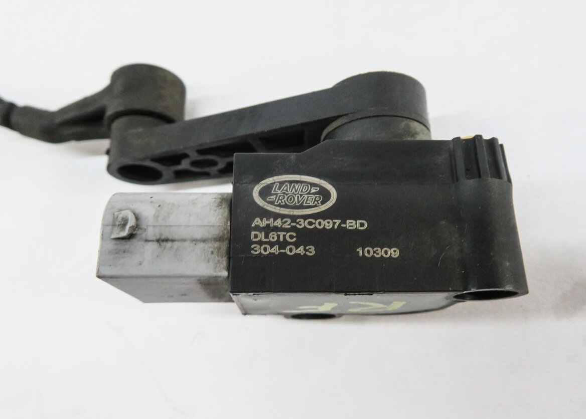 Thumbnail 4: 2011 RANGE ROVER (L322) RIGHT FRONT PASSENGER SUSPENSION HEIGHT LEVEL SENSOR