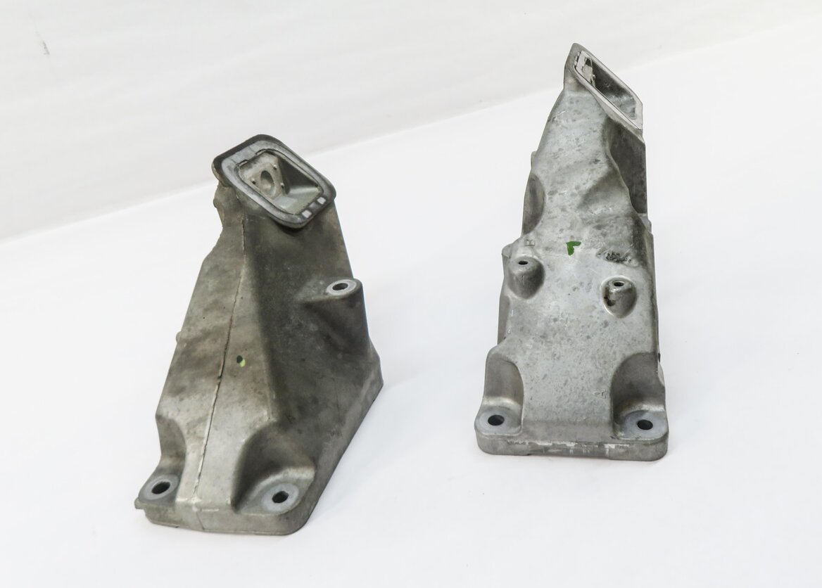 Thumbnail 2: 2011 RANGE ROVER (L322) 5.0L AJ133 SUPERCHARGED ENGINE MOTOR MOUNT BRACKET SET