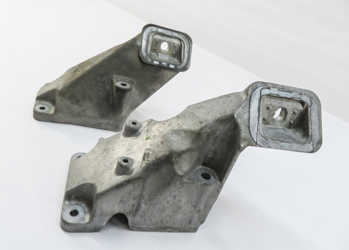 Thumbnail 3: 2011 RANGE ROVER (L322) 5.0L AJ133 SUPERCHARGED ENGINE MOTOR MOUNT BRACKET SET