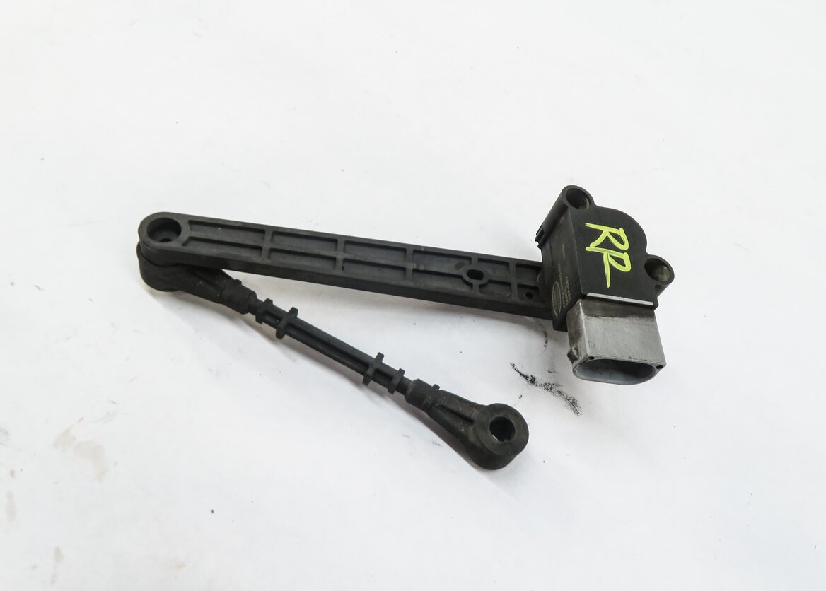 Thumbnail 2: 2011 RANGE ROVER (L322) RIGHT PASSENGER REAR SUSPENSION HEIGHT LEVEL SENSOR