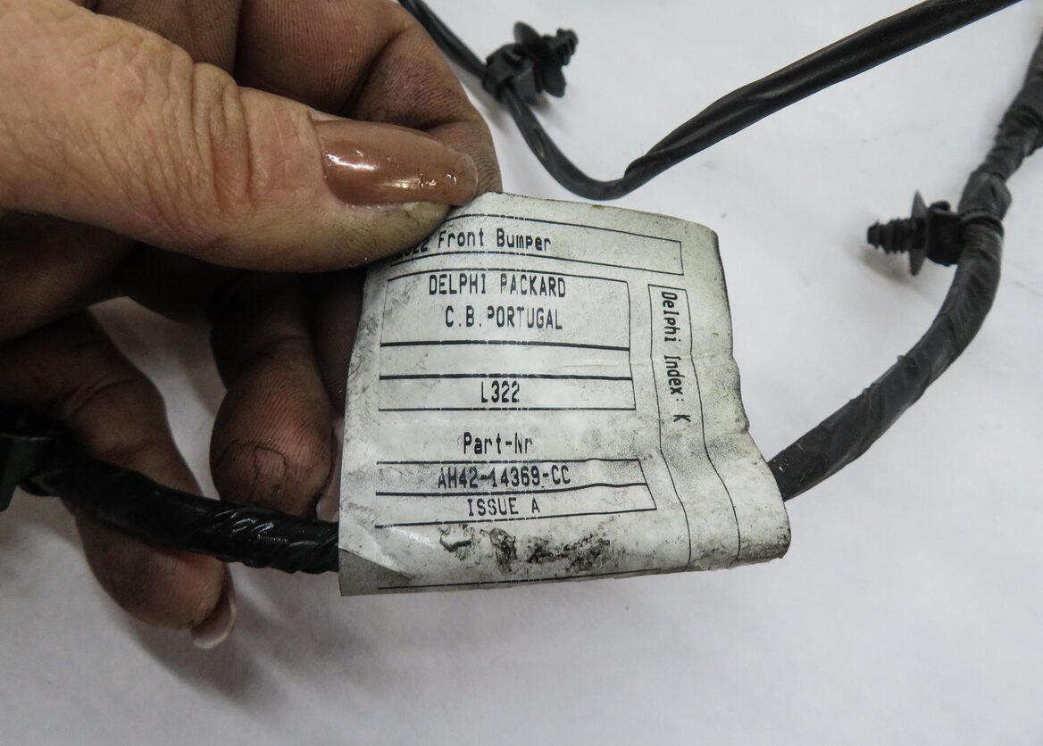 Thumbnail 3: 2011 RANGE ROVER (L322) FRONT PDC PARK DISTANCE SENSOR SET w/ HARNESS (WHITE)