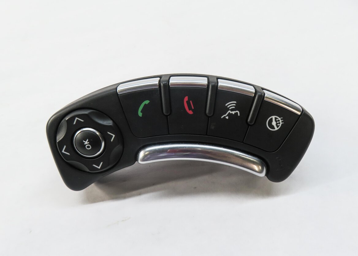Thumbnail 5: 2010-2012 RANGE ROVER (L322) STEERING WHEEL CRUISE CONTROL SWITCH BUTTON SET
