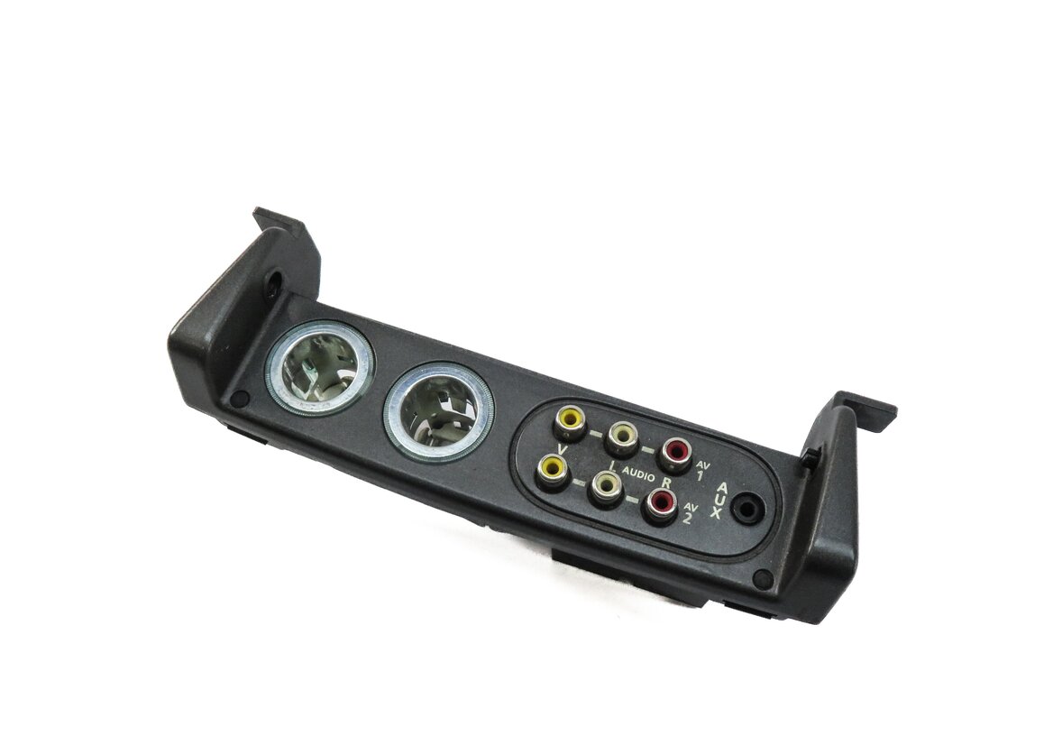 2011 RANGE ROVER (L322) REAR ENTERTAINMENT AUDIO VIDEO JACK w/ 12v SOCKETS