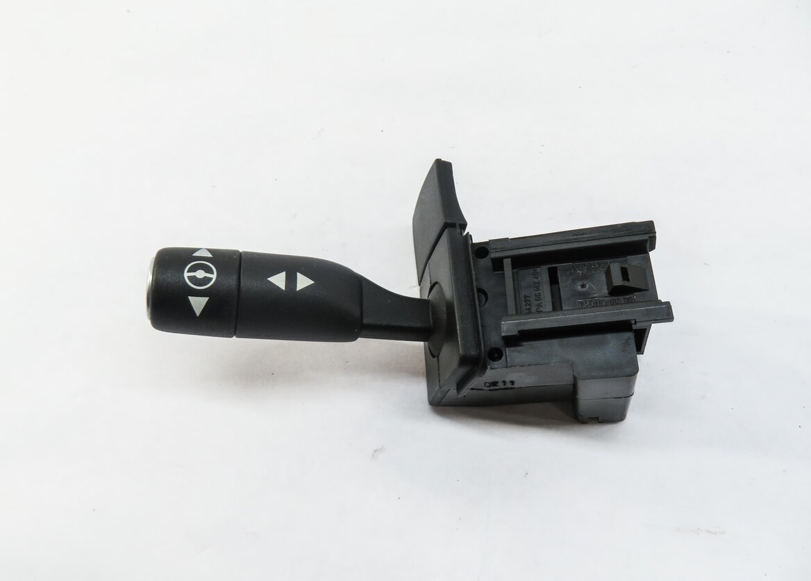 Thumbnail 2: 2011 RANGE ROVER (L322) STEERING COLUMN ADJUSTMENT SWITCH ARM LEVER