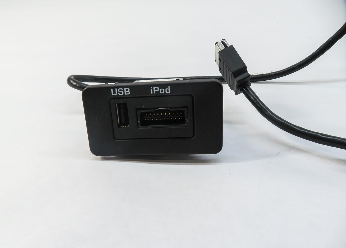 Thumbnail 2: 2011 RANGE ROVER (L322) AUXILIARY AUDIO USB i-POD INTERFACE JACK PANEL
