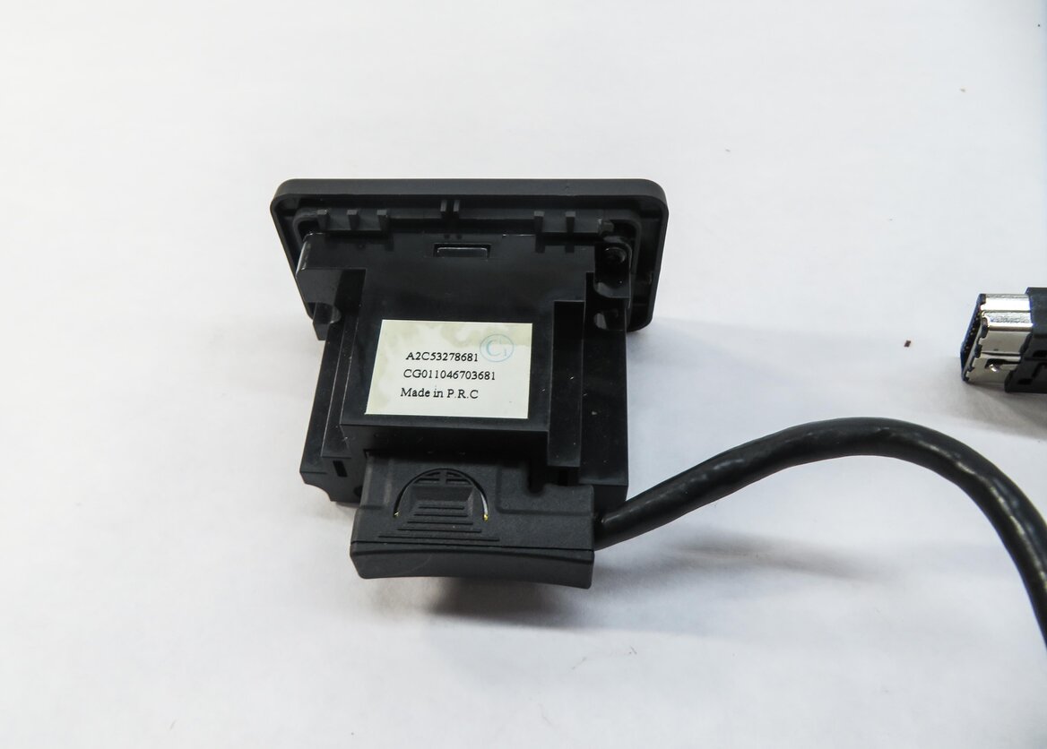 Thumbnail 4: 2011 RANGE ROVER (L322) AUXILIARY AUDIO USB i-POD INTERFACE JACK PANEL