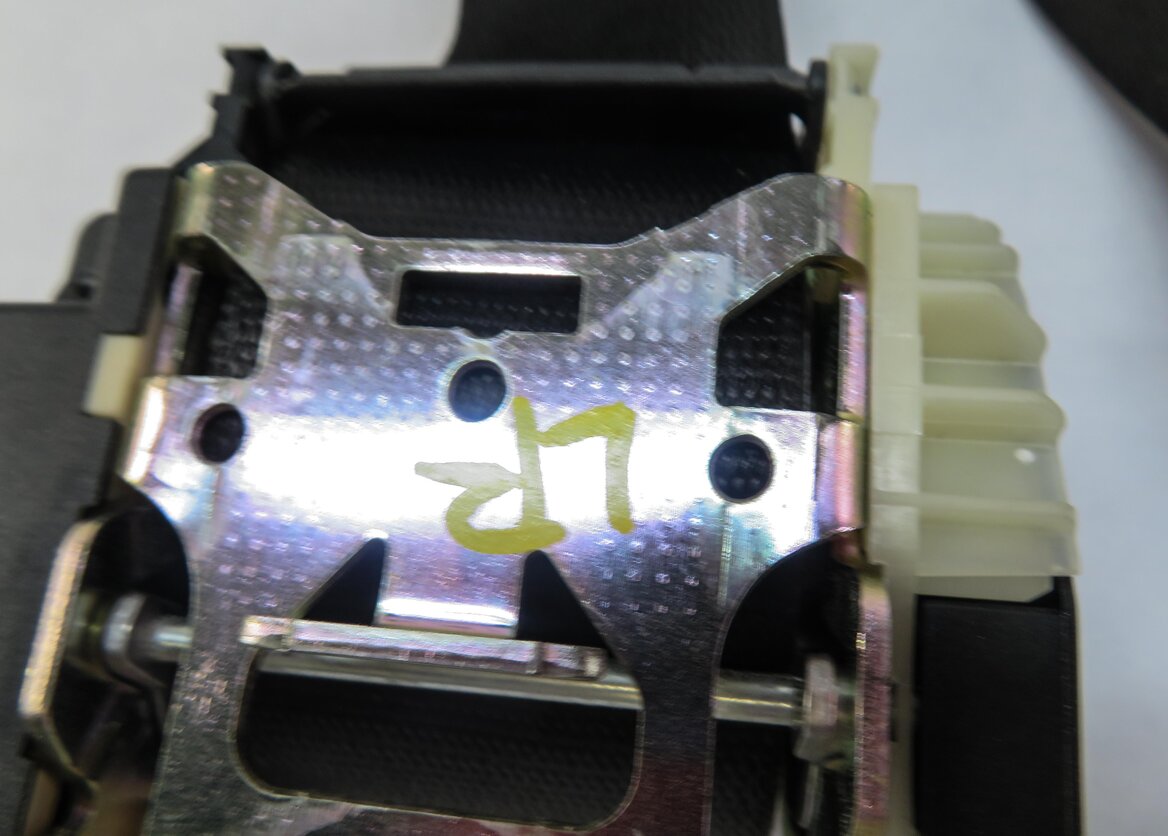 Thumbnail 4: 2011 RANGE ROVER (L322) REAR SEAT LEFT SEATBELT RETRACTOR (BLACK)