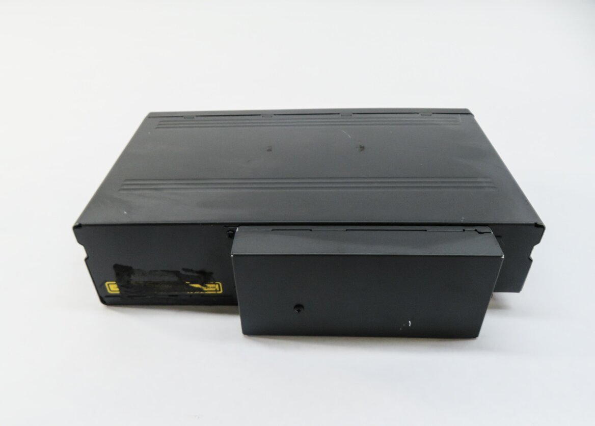 Thumbnail 4: 2011 RANGE ROVER (L322) REAR ENTERTAINMENT DVD CHANGER