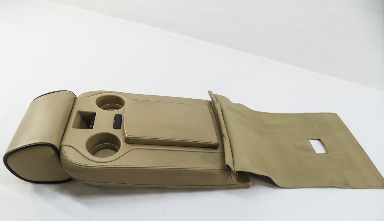 Thumbnail 4: 2011 RANGE ROVER (L322) REAR CENTER CONSOLE ARMREST CUP HOLDER HEADREST (BEIGE)