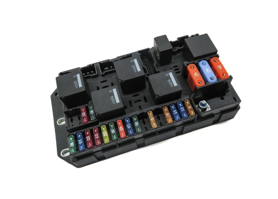 2011 RANGE ROVER (L322) REAR TRUNK FUSE BOX POWER JUNCTION