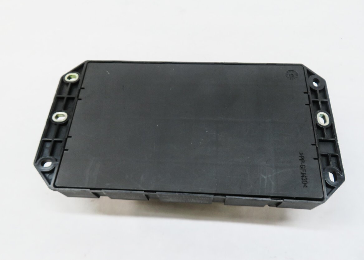 Thumbnail 3: 2011 RANGE ROVER (L322) REAR TRUNK FUSE BOX POWER JUNCTION
