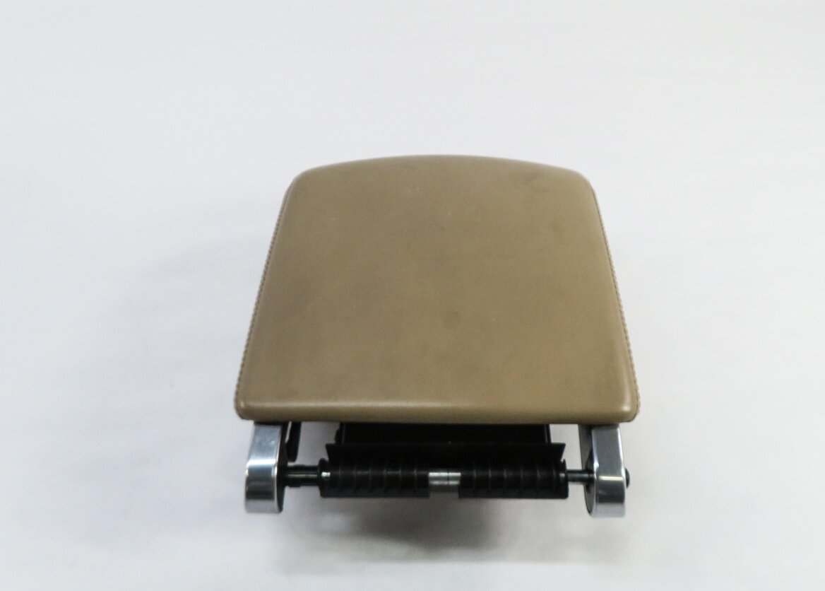 Thumbnail 3: 07-12 RANGE ROVER (L322) FRONT CENTER CONSOLE ARM REST LID (SAND BEIGE LEATHER)