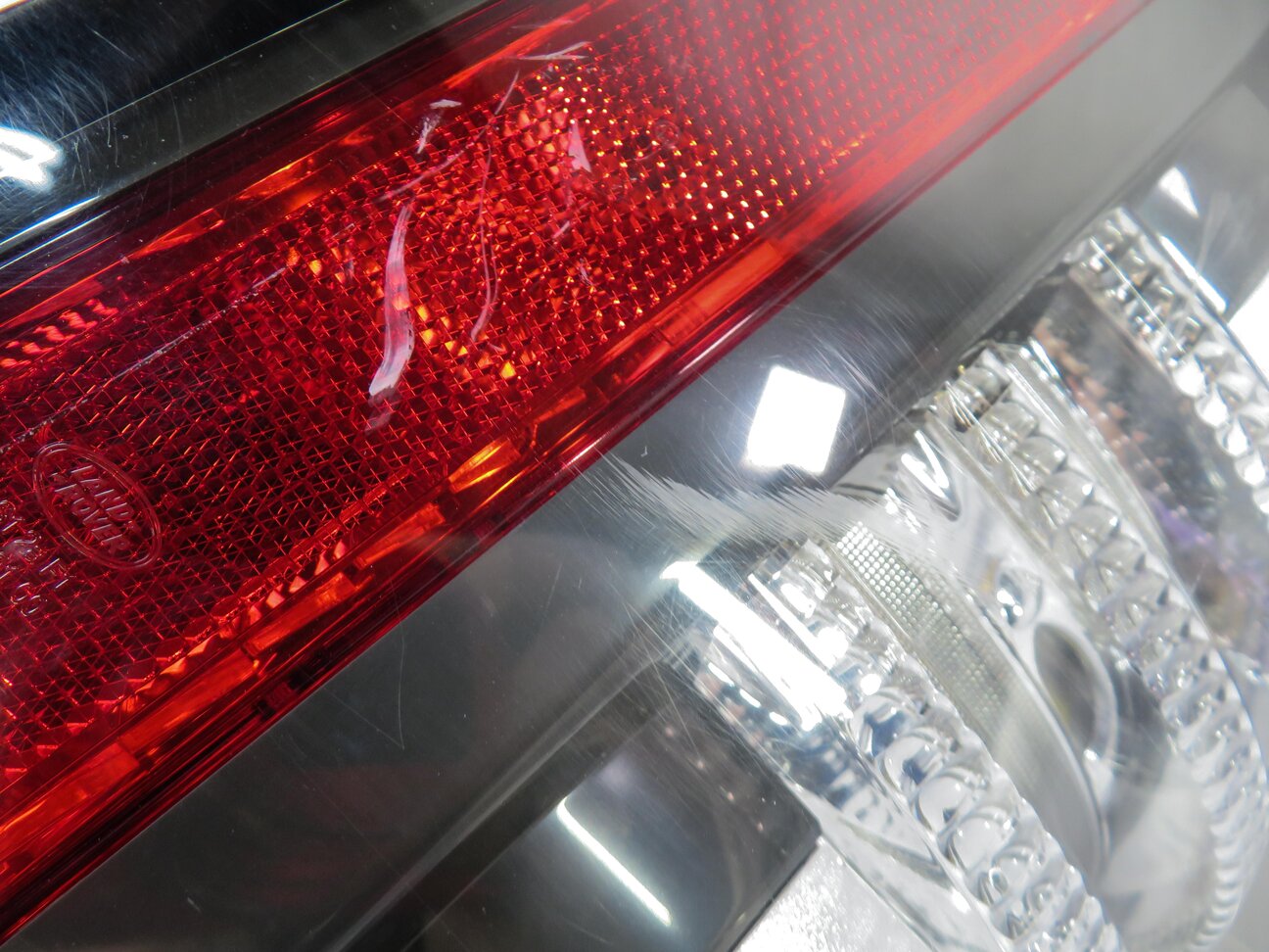 Thumbnail 7: 2010-2011 RANGE ROVER (L322) LEFT DRIVER TAILLIGHT BRAKE LIGHT LAMP (GRAY)