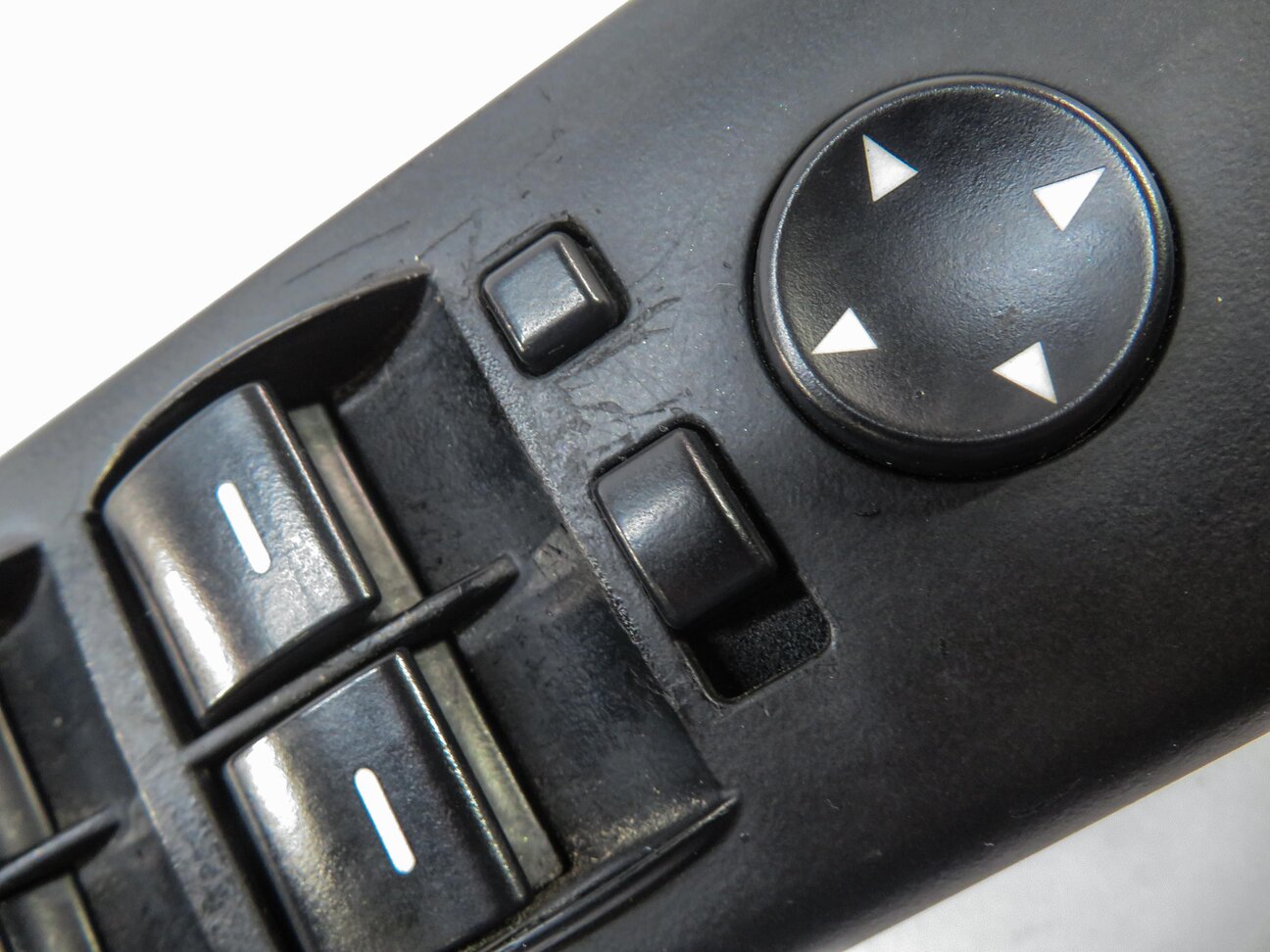 Thumbnail 5: 2010-2012 RANGE ROVER (L322) LEFT FRONT DRIVER DOOR POWER WINDOW SWITCH BUTTON