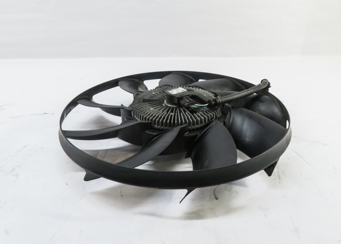 Thumbnail 2: 2010-2018 RANGE ROVER SPORT LR4 - 3.0L / 5.0L SUPERCHARGED ENGINE COOLING FAN