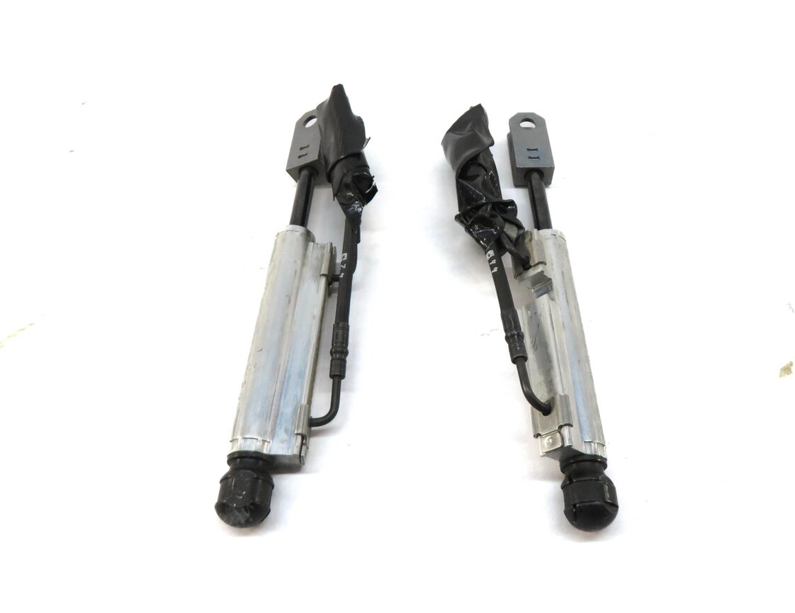Thumbnail 3: 2012 BMW 335i (E93) CONVERTIBLE - REAR TRUNK HYDRAULIC RAM SET-2