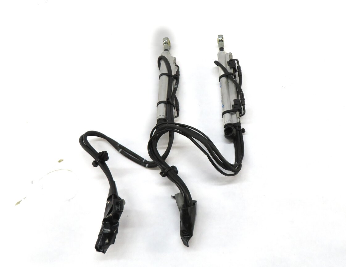 Thumbnail 6: 2012 BMW 335i (E93) CONVERTIBLE - REAR TRUNK HYDRAULIC RAM SET-2