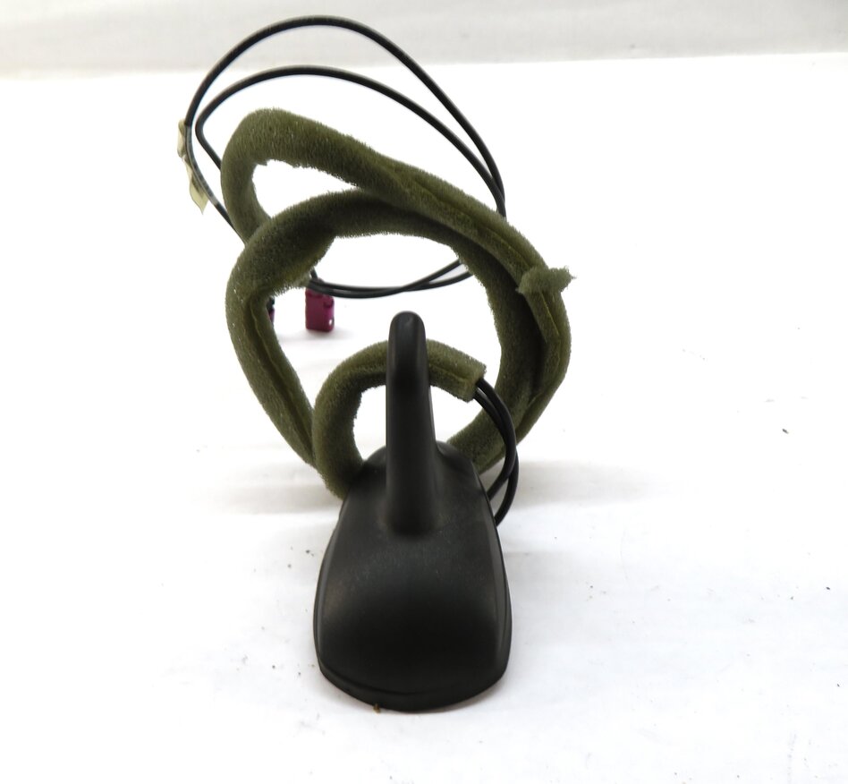 Thumbnail 2: 2010-2015 RADIO STEREO SHARK FIN ANTENNA MODULE (BLACK)