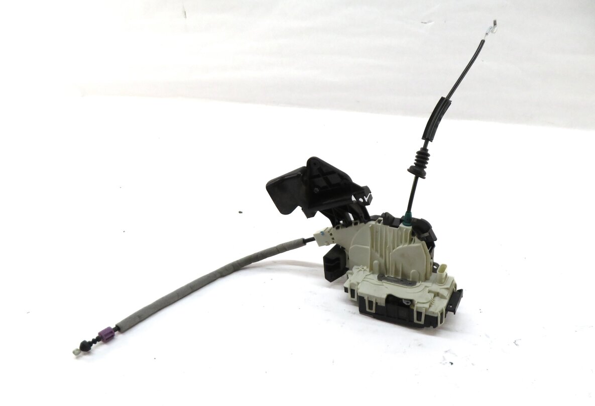 10-19 MERCEDES C300 C350 E350 E550 GLK250 GLK350 SL550 - LEFT FRONT DOOR LATCH
