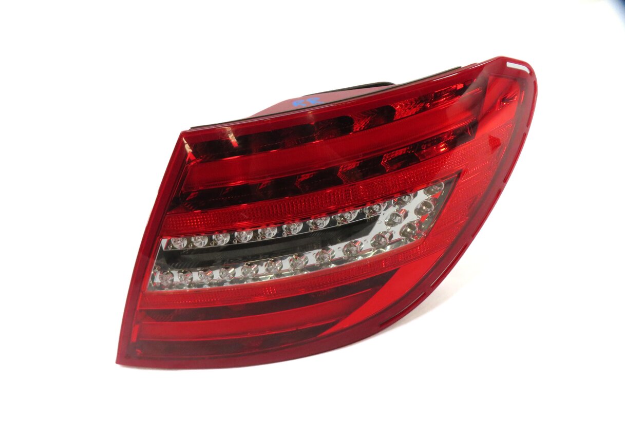 12-15 MERCEDES BENZ C250 C300 C350 (W204) RIGHT PASSENGER TAILLIGHT BRAKE LIGHT