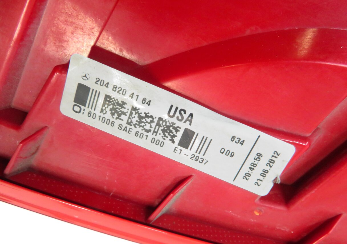 Thumbnail 6: 12-15 MERCEDES BENZ C250 C300 C350 (W204) RIGHT PASSENGER TAILLIGHT BRAKE LIGHT