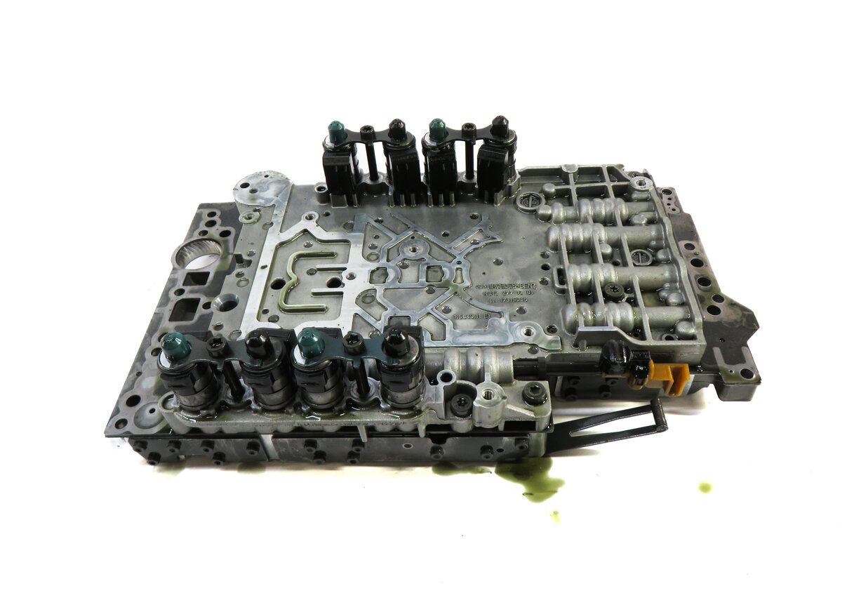 Thumbnail 2: 12-15 MERCEDES C250 C350 SLK250 SLK350 (W204) TRANSMISSION VALVE BODY BLOCK