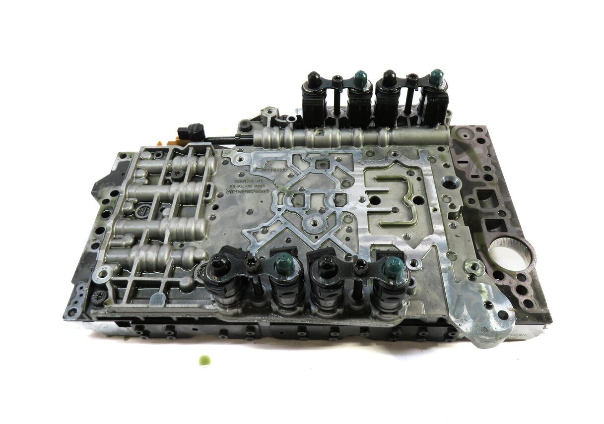 Thumbnail 3: 12-15 MERCEDES C250 C350 SLK250 SLK350 (W204) TRANSMISSION VALVE BODY BLOCK