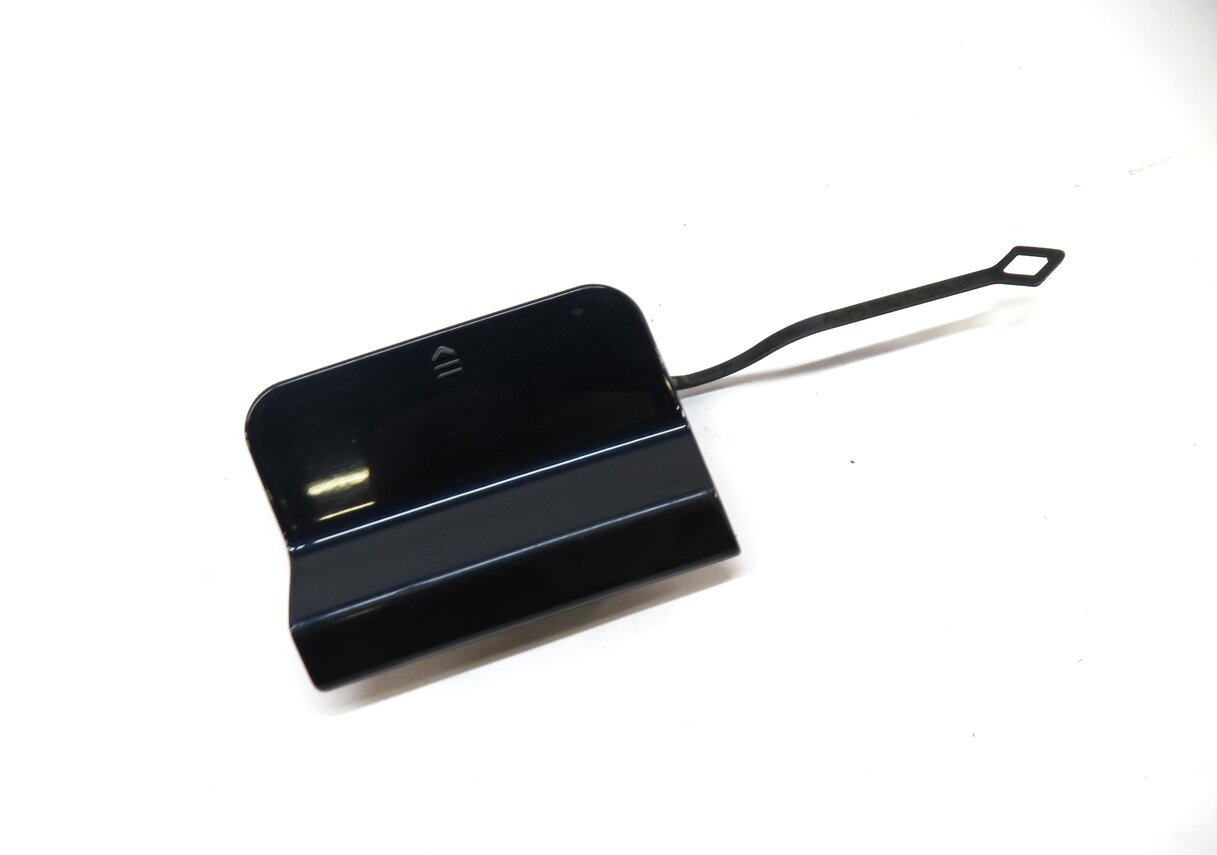 2013 MERCEDES C250 (W204) REAR TOW HOOK COVER TRIM (CAVANSITE BLUE METALLIC 890)