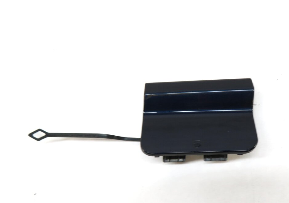 Thumbnail 3: 2013 MERCEDES C250 (W204) REAR TOW HOOK COVER TRIM (CAVANSITE BLUE METALLIC 890)