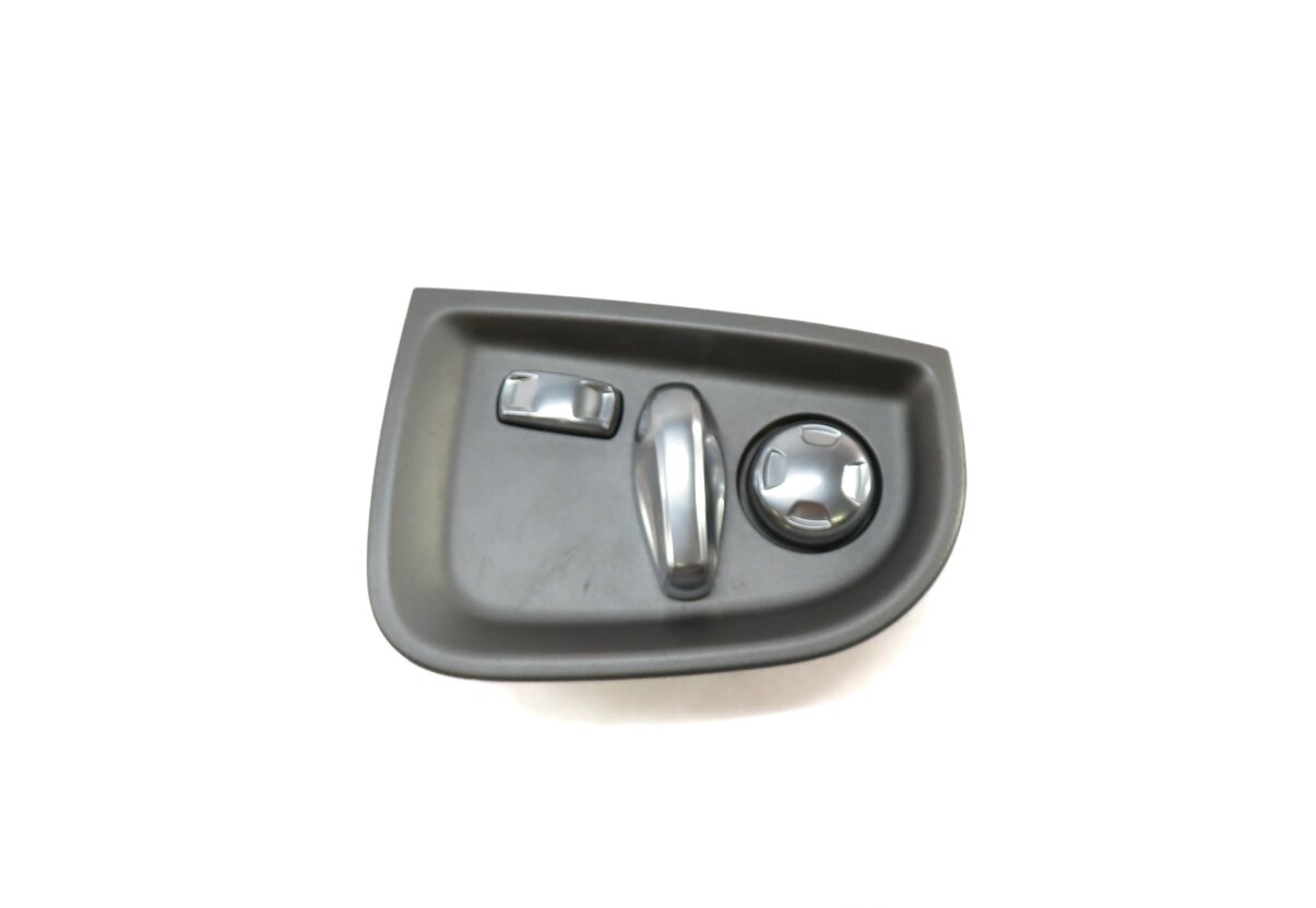 Thumbnail 2: 2011 PORSCHE PANAMERA (970 G1) RIGHT REAR SEAT ADJUSTMENT SWITCH