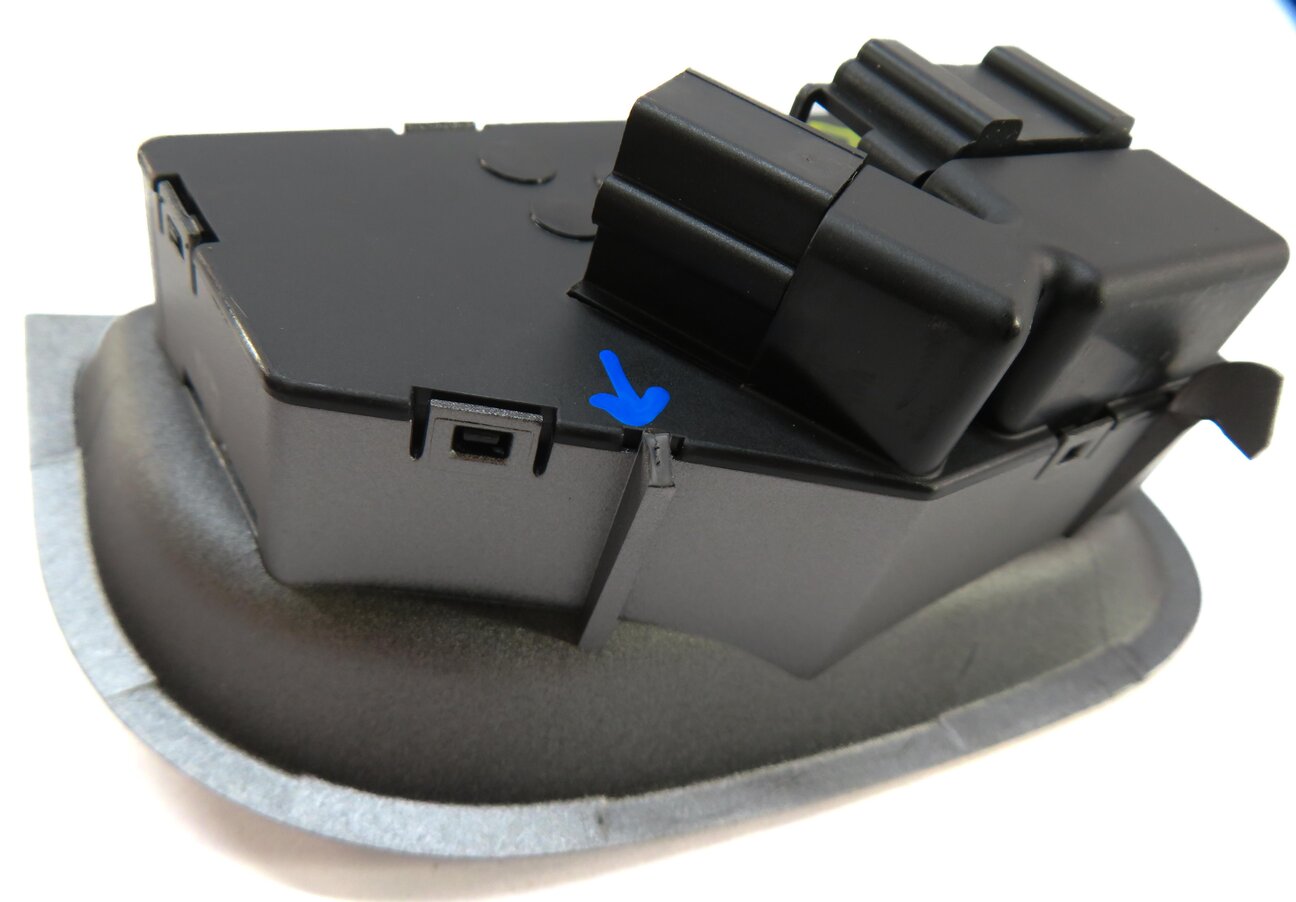 Thumbnail 6: 2011 PORSCHE PANAMERA (970 G1) RIGHT REAR SEAT ADJUSTMENT SWITCH
