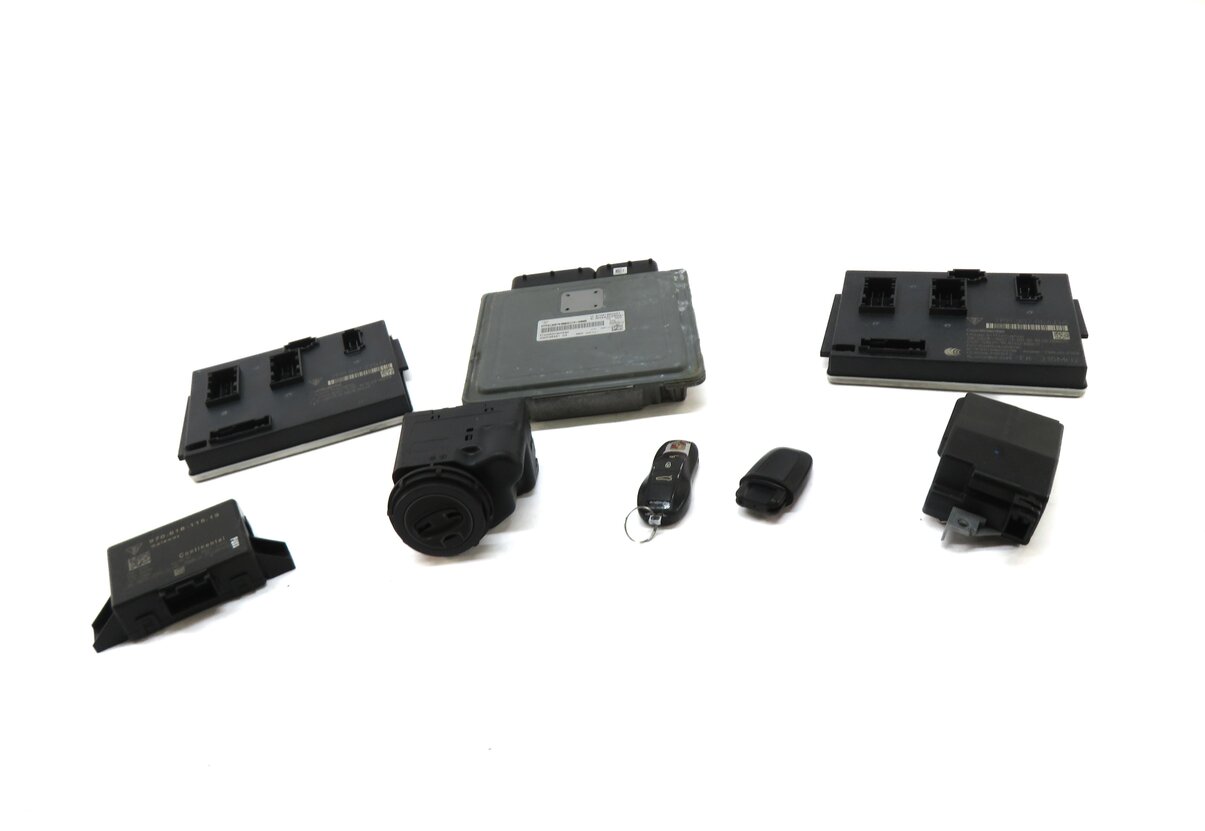 Thumbnail 2: 2011 PORSCHE PANAMERA (970 G1) 3.6L ENGINE ECM BCM IMMOBILIZER MODULE KEY SET