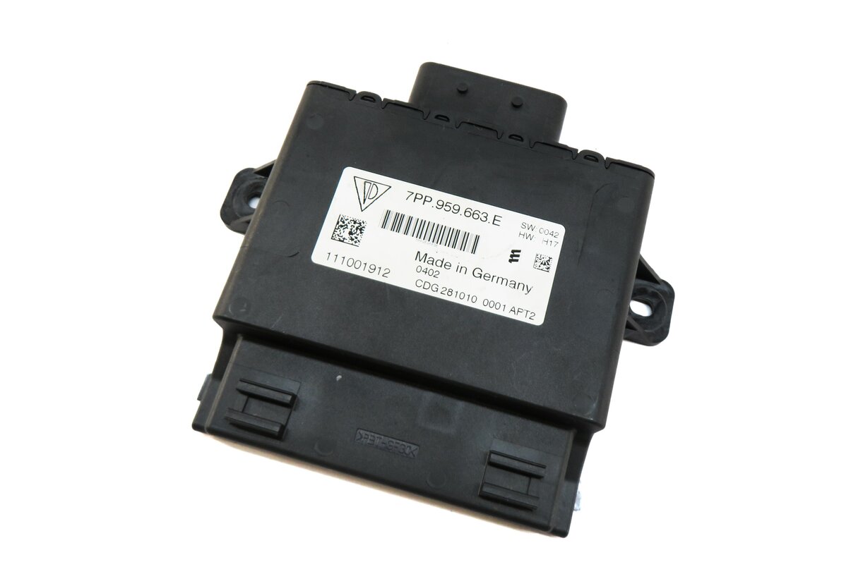 Thumbnail 1: 2011 PORSCHE PANAMERA (970 G1) VOLTAGE CONVERTER CONTROL MODULE