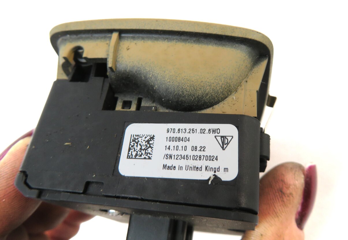 Thumbnail 5: 2011 PORSCHE PANAMERA (970 G1) PARKING BRAKE SWITCH BUTTON (BEIGE)