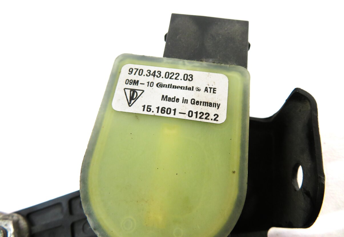 Thumbnail 4: 2011 PORSCHE PANAMERA (970 G1) RIGHT FRONT SUSPENSION HEIGHT LEVEL SENSOR