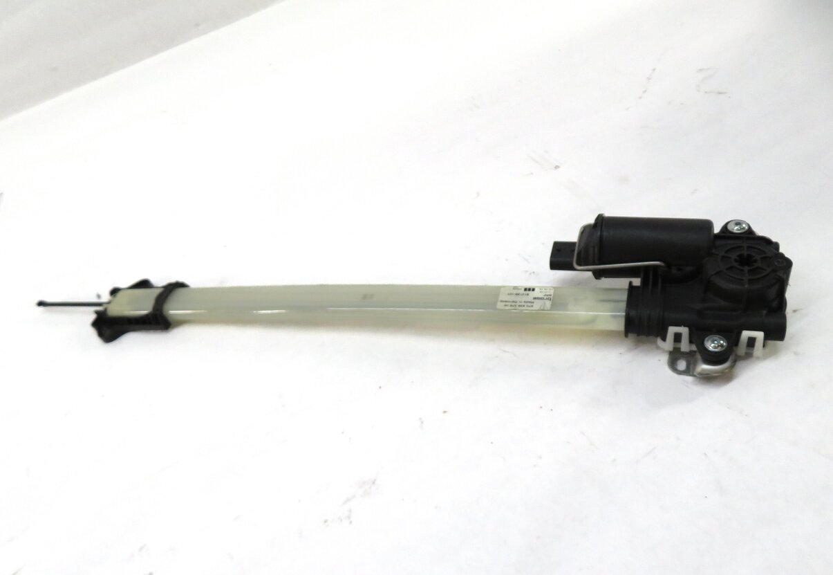 Thumbnail 3: 2011 PORSCHE PANAMERA (970 G1) RIGHT REAR DOOR WINDOW SHADE MOTOR